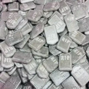 Comprar sprinkles lápidas Halloween decoración comestible para tortas y cupcakes en Quito Ecuador