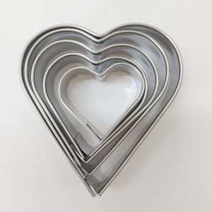 Set 5 Cortadores Corazón de Acero Inoxidable de 2cm de alto